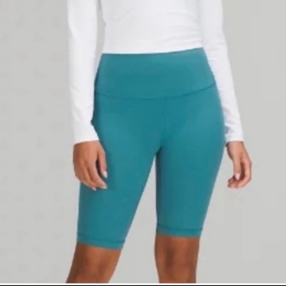 LULULEMON Align SHR Short 10" Size 2